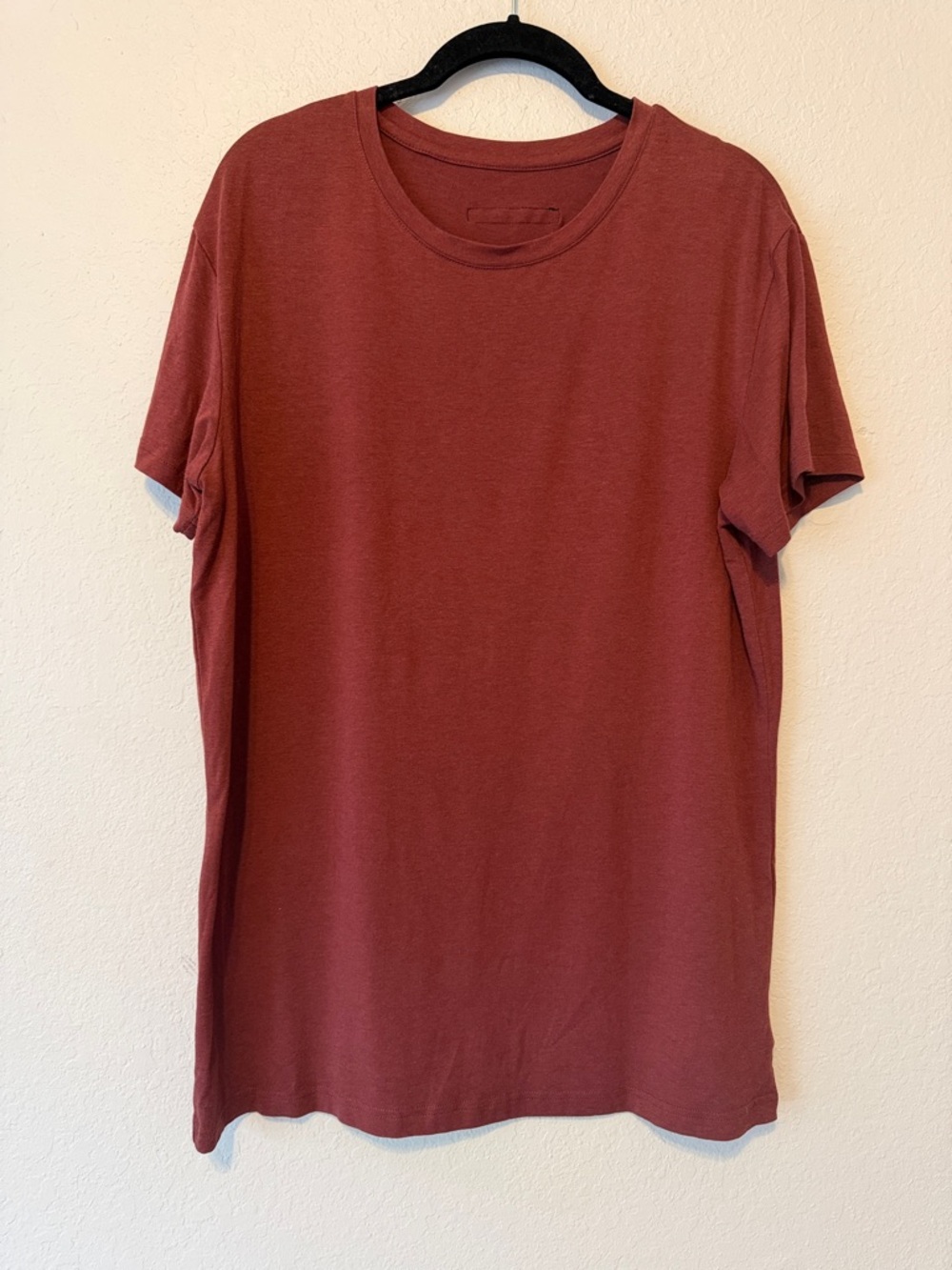 Alphalete Men's Short Sleeve Crew Tee in Rust